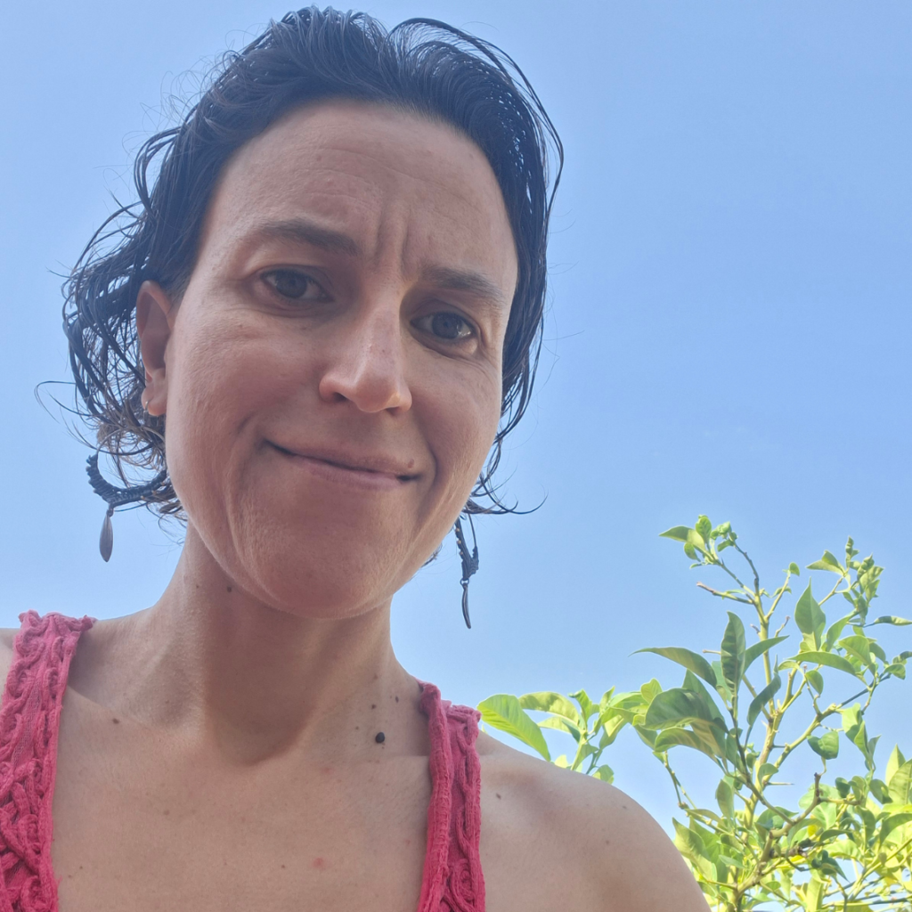 elisa al jardí
